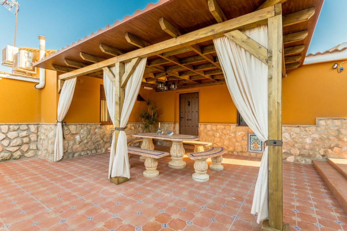 Fuentes de Andalucía Casa Ludimaヴィラ エクステリア 写真