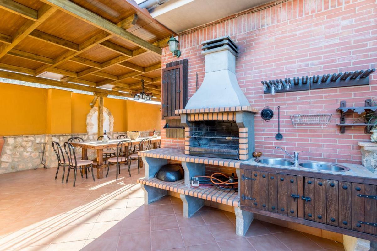 Fuentes de Andalucía Casa Ludimaヴィラ エクステリア 写真